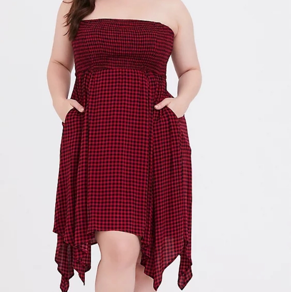 Dresses & Skirts - Torrid Red & Black Handkerchief Dress - Sz 2